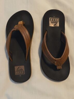 Reef Little Kid's Flip Flops, Size 13 - Brown Strap Black Footbed - Like New